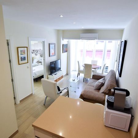 Malagueta Beachside Charm Apartment Малага Екстериор снимка