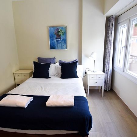 Malagueta Beachside Charm Apartment Малага Екстериор снимка