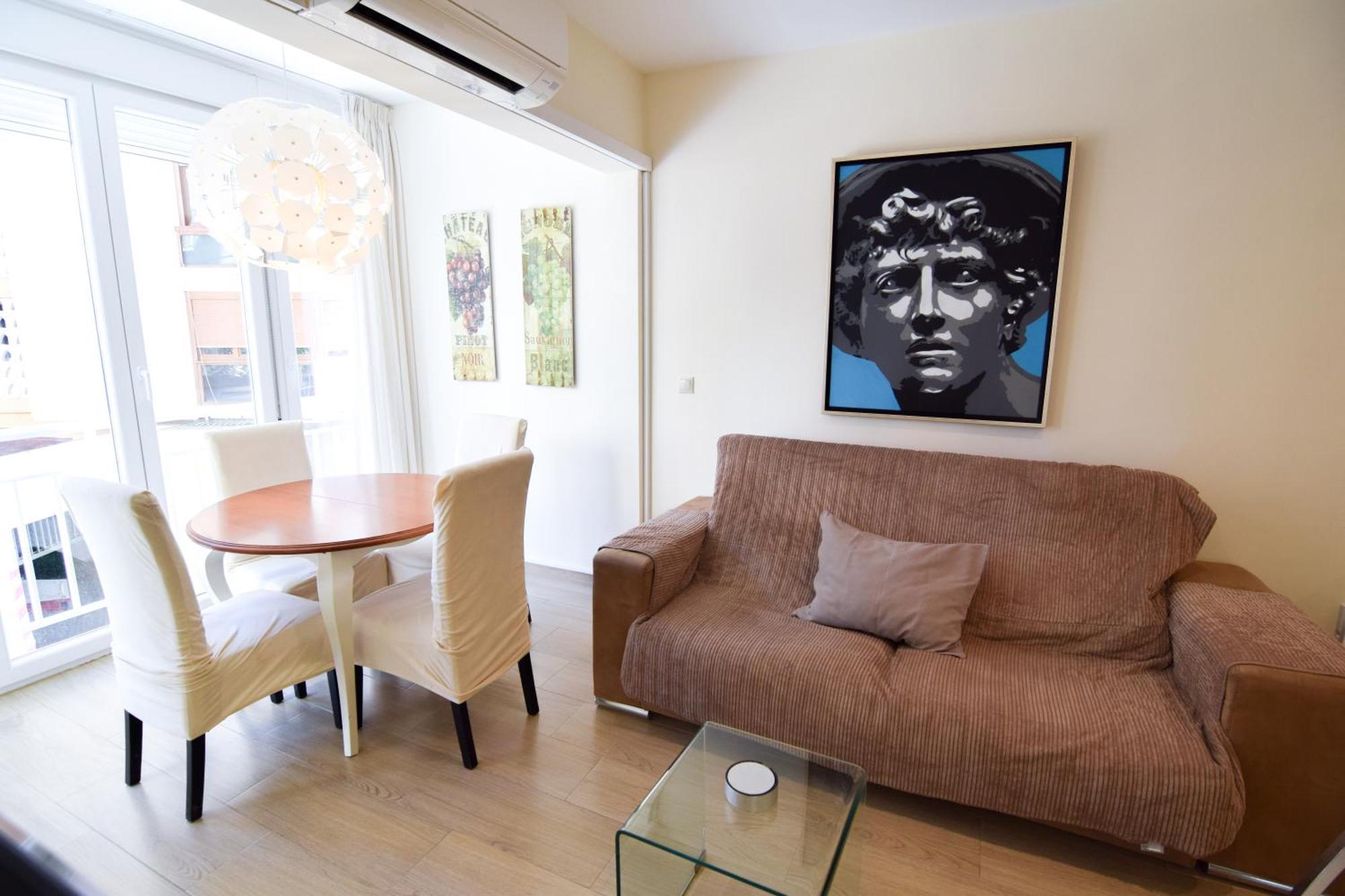 Malagueta Beachside Charm Apartment Малага Екстериор снимка