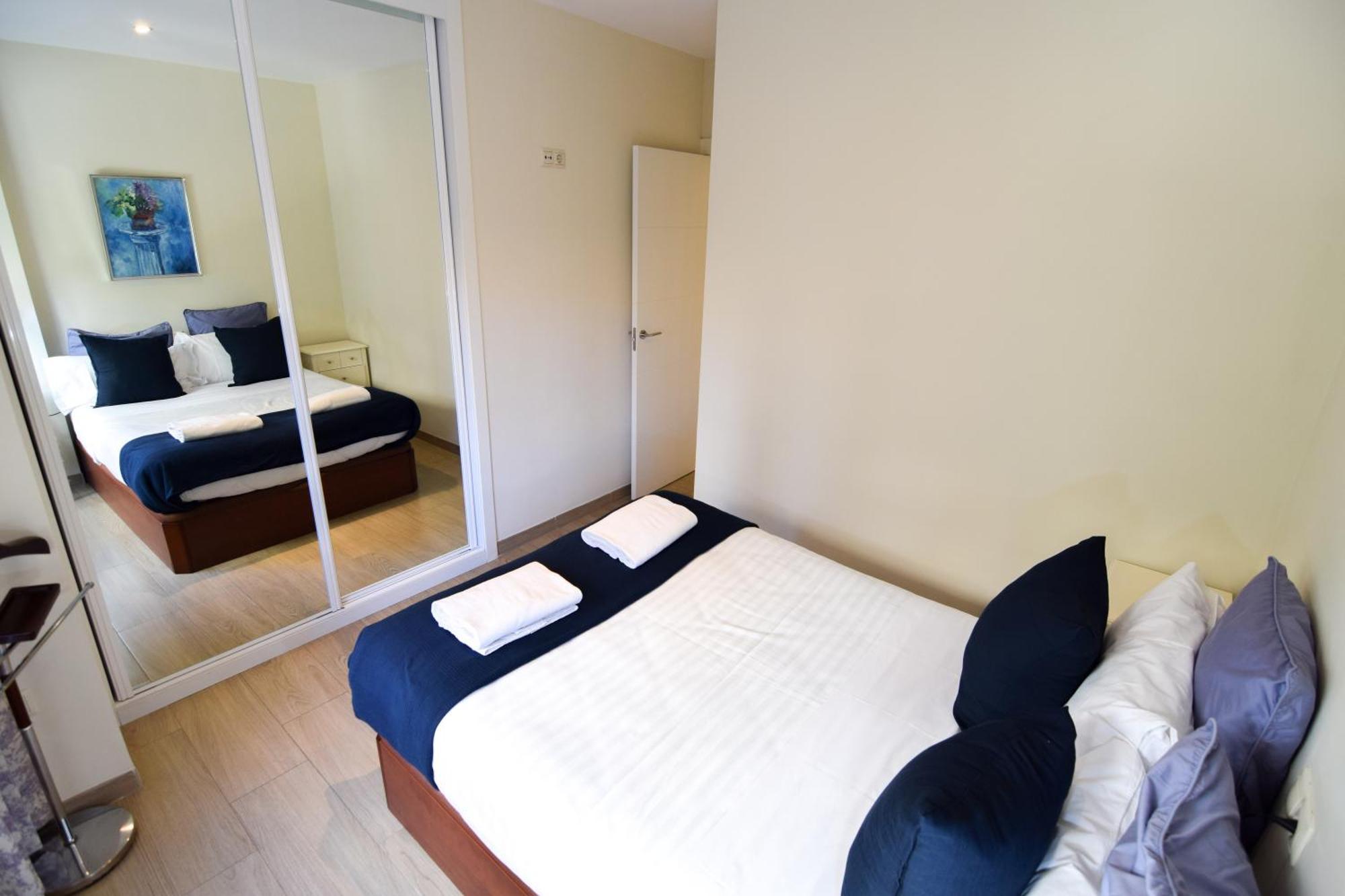 Malagueta Beachside Charm Apartment Малага Екстериор снимка