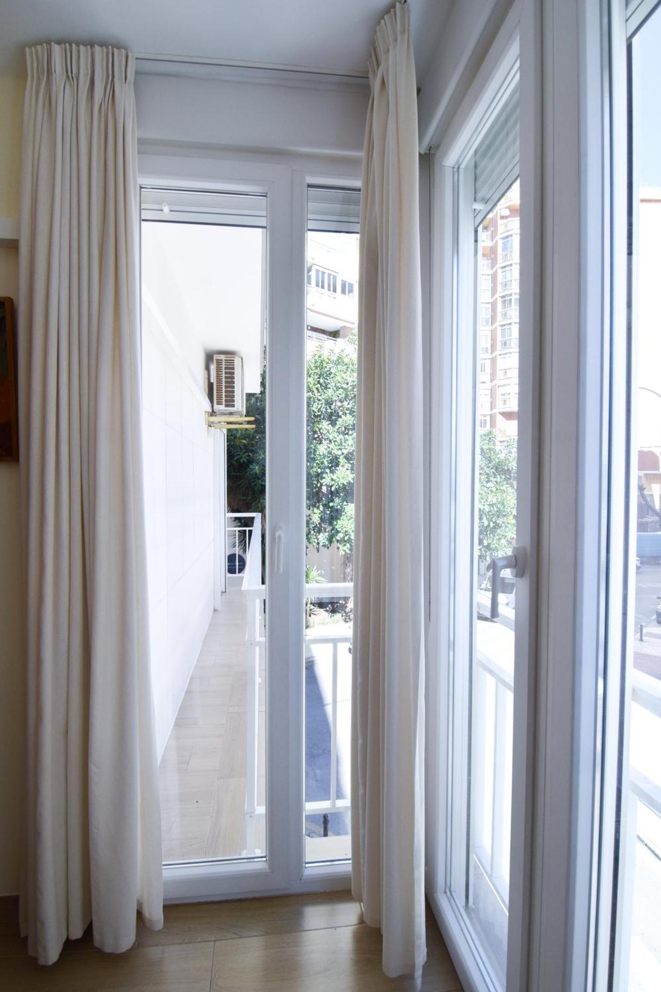 Malagueta Beachside Charm Apartment Малага Екстериор снимка