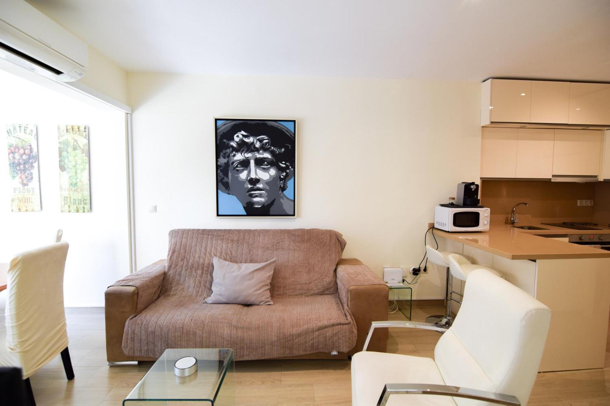 Malagueta Beachside Charm Apartment Малага Екстериор снимка